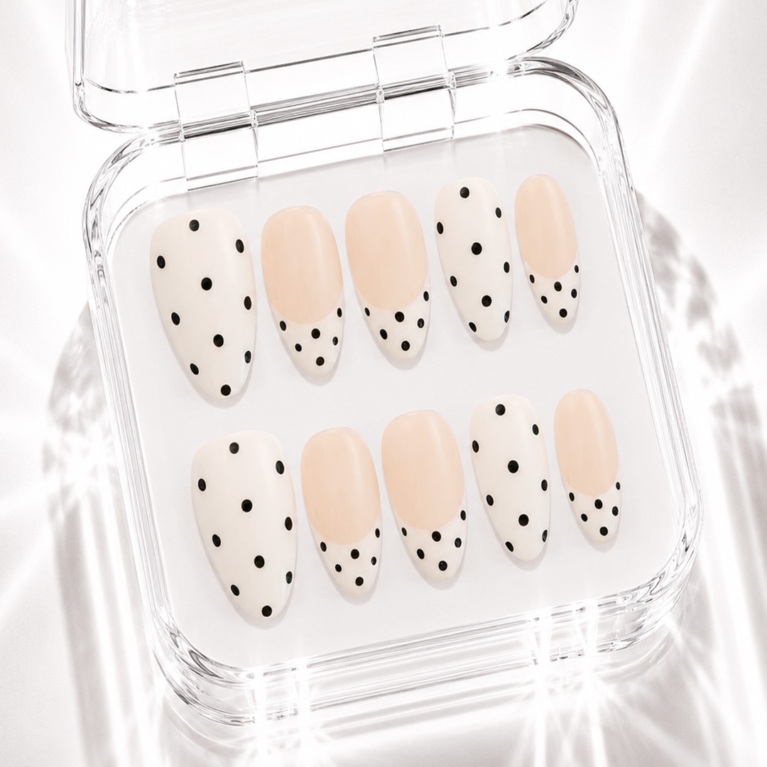 Noir Dots